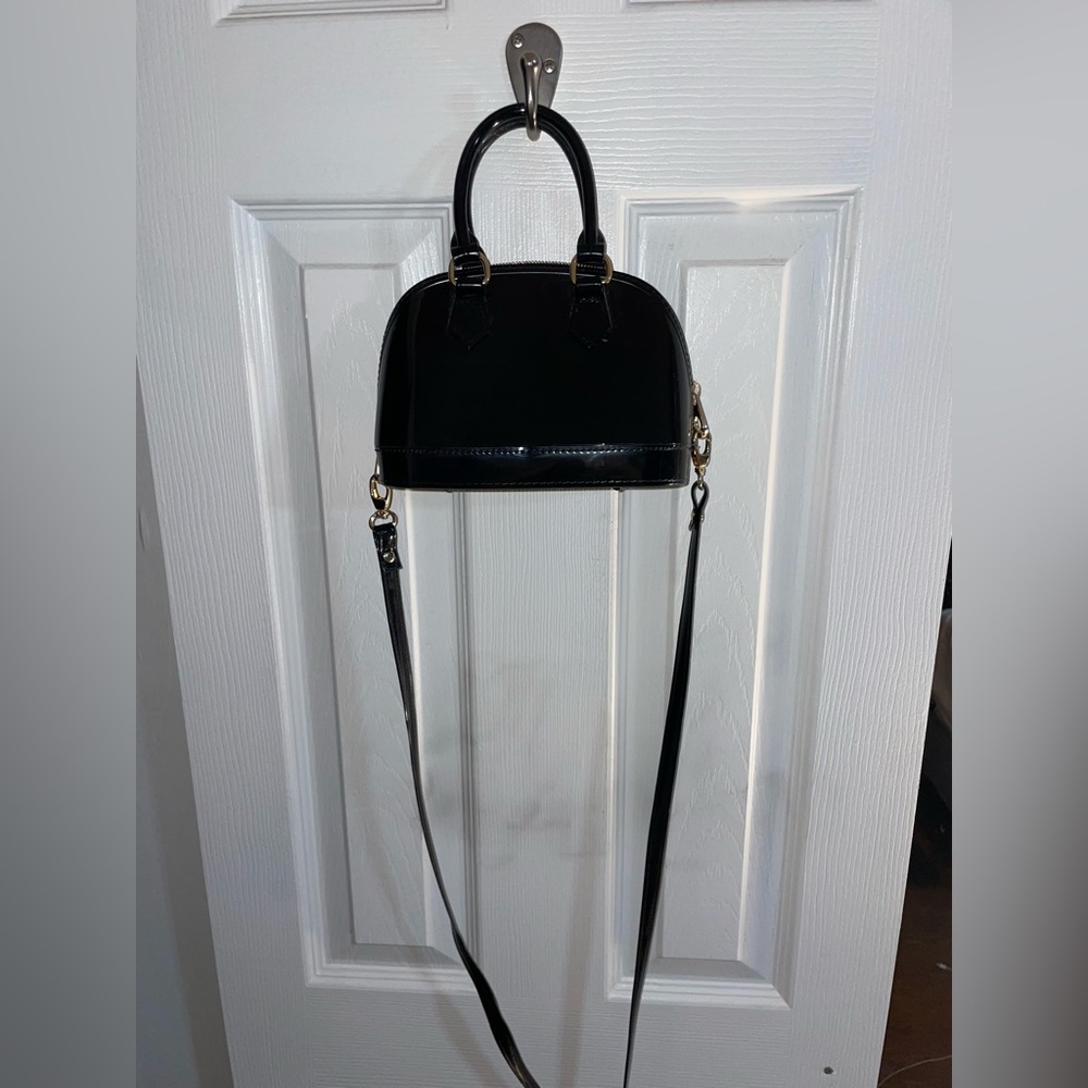 FASHIONOVA BLACK LEATHER CROSS BODY